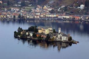 390px-Orta_veduta