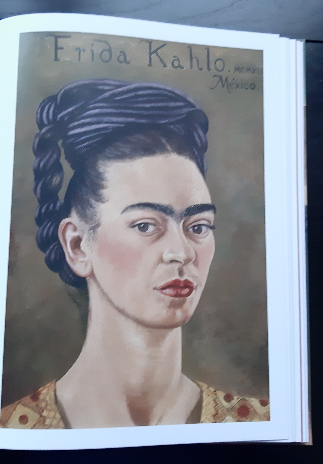 Autoritratto in abito rosso